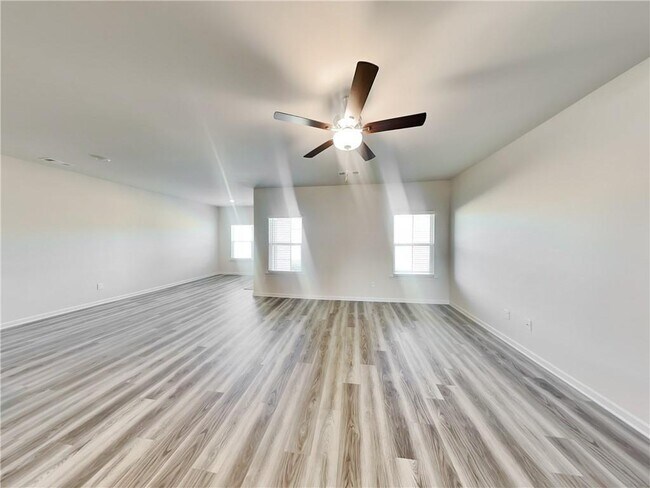 Building Photo - 1150 Amada Dr