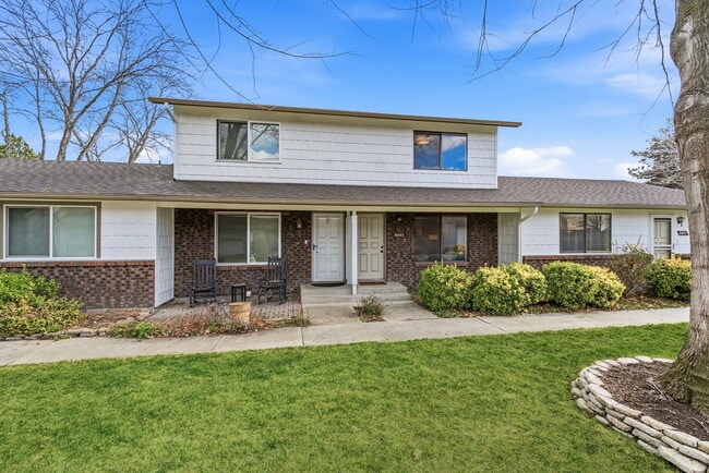 Building Photo - 8443 W Rifleman St