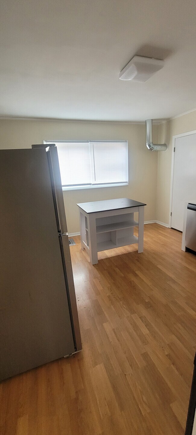 1329 E Brady St Unit 1329 A Upper, Milwaukee, WI 53202 Apartments in