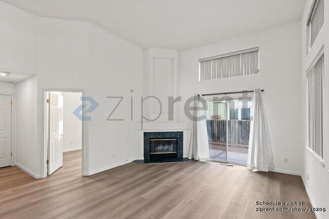 Building Photo - 2074 Calabazas Blvd