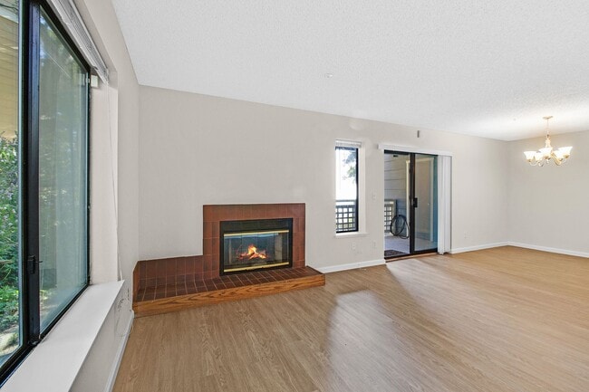 Building Photo - Fabulous condo at the Saddleback complex