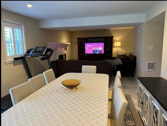 Foto del edificio - 6034 Chesterbrook Rd