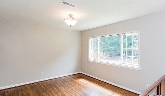 Sala de estar - 5104 Northumberland Rd