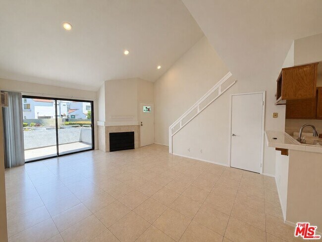 Foto del edificio - 1158 Tivoli Ln