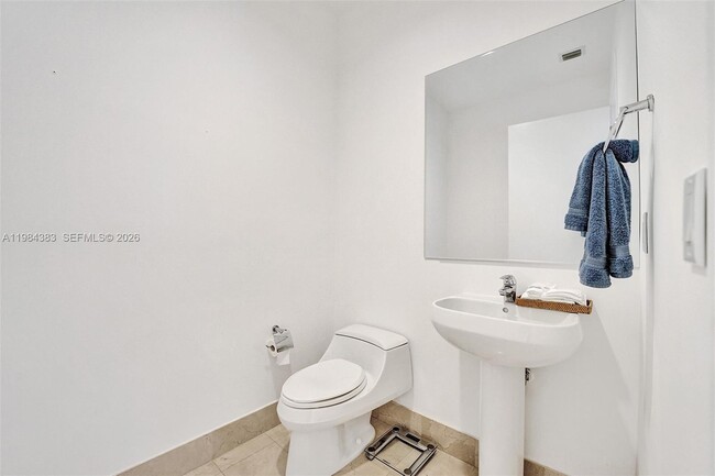 Building Photo - 18101 Collins Ave