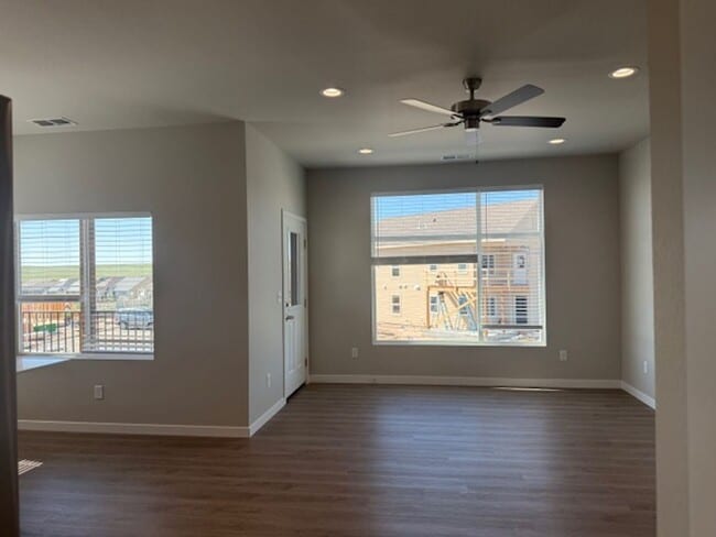 Building Photo - 1370 Howling Moon Wy