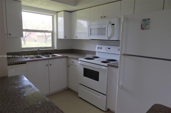 Foto del edificio - 2021 NW 59th Terrace