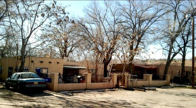 Foto del edificio - 4914 Rincon Rd NW