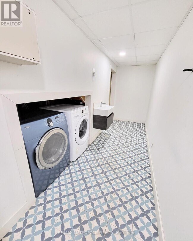 Photo du bâtiment - 72 Felicity Dr