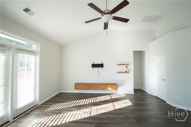 Building Photo - 173 Sessile Oak Dr