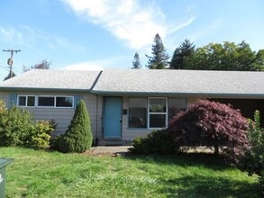 Building Photo - 2487 Laralee St