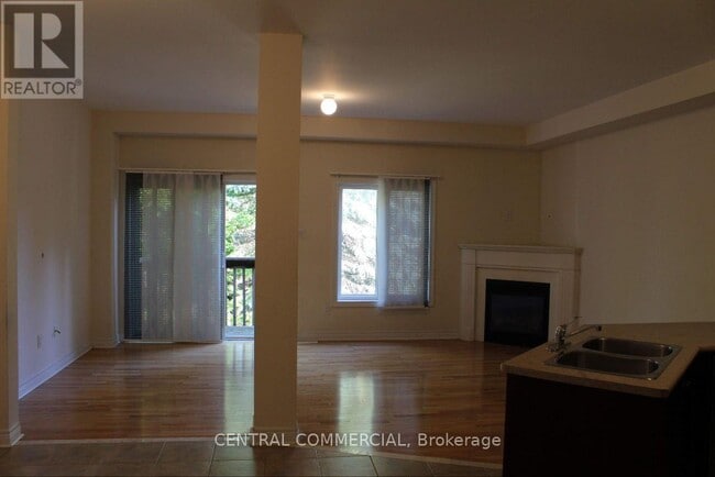 Building Photo - 11 Shallot Ct