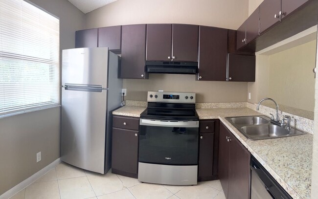 AFFORDABLE 2/2 IN CORAL SPRINGS! Great Location + Amazing Specials! - AFFORDABLE 2/2 IN CORAL SPRINGS! Great Location + Amazing Specials! Apartment