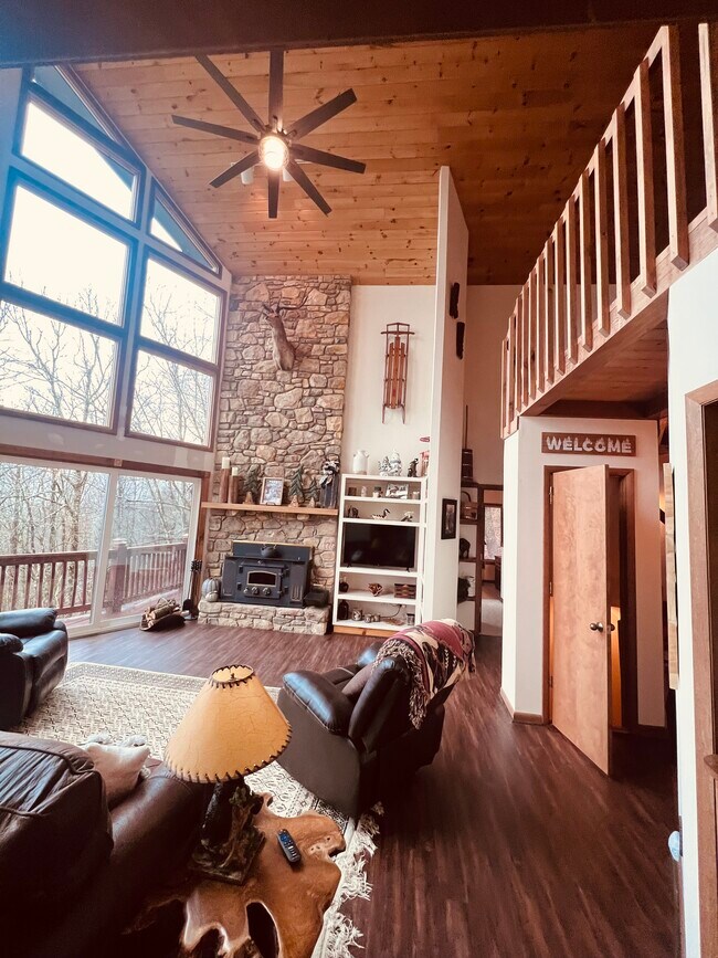 Building Photo - 324 Buckeye Ln