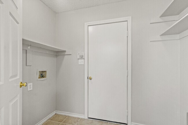 Foto del edificio - 8200 Stern St