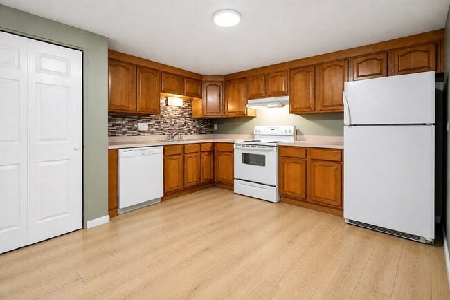 Building Photo - 52 Swanson Ct