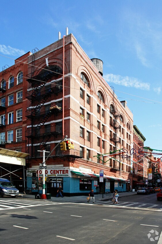 Primary Photo - 186 Grand St