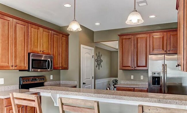 Building Photo - EXCELLENT LOCATION! 5 Bedroom home in gate...