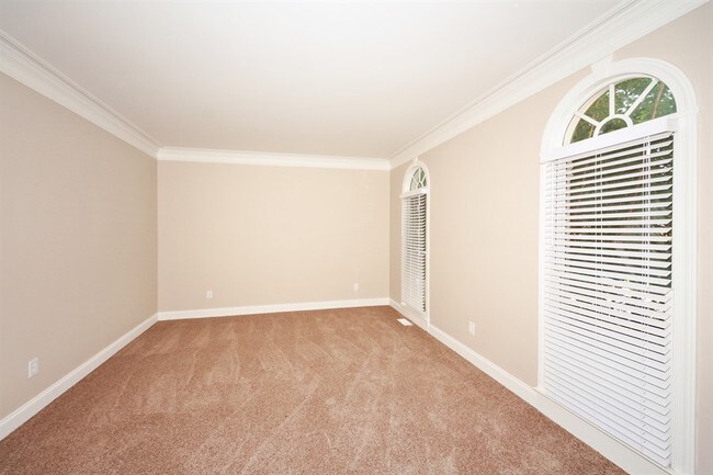 Building Photo - 1215 Mobile Way