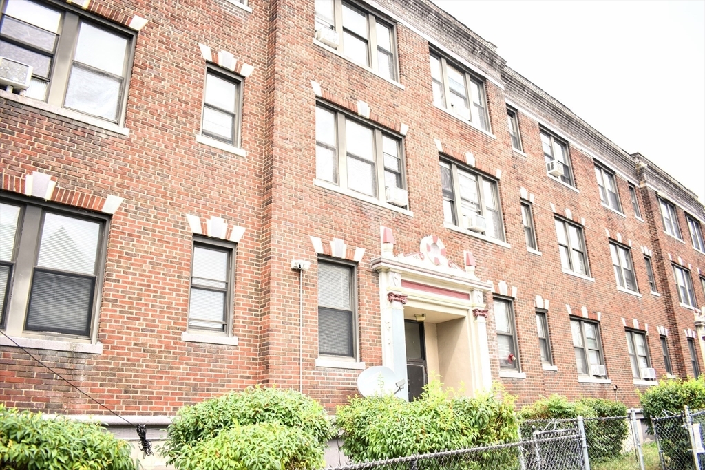 Primary Photo - 10 Abbotsford St