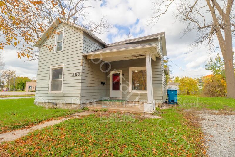 360 W 9th St, Auburn, IN 46706 House Rental in Auburn, IN