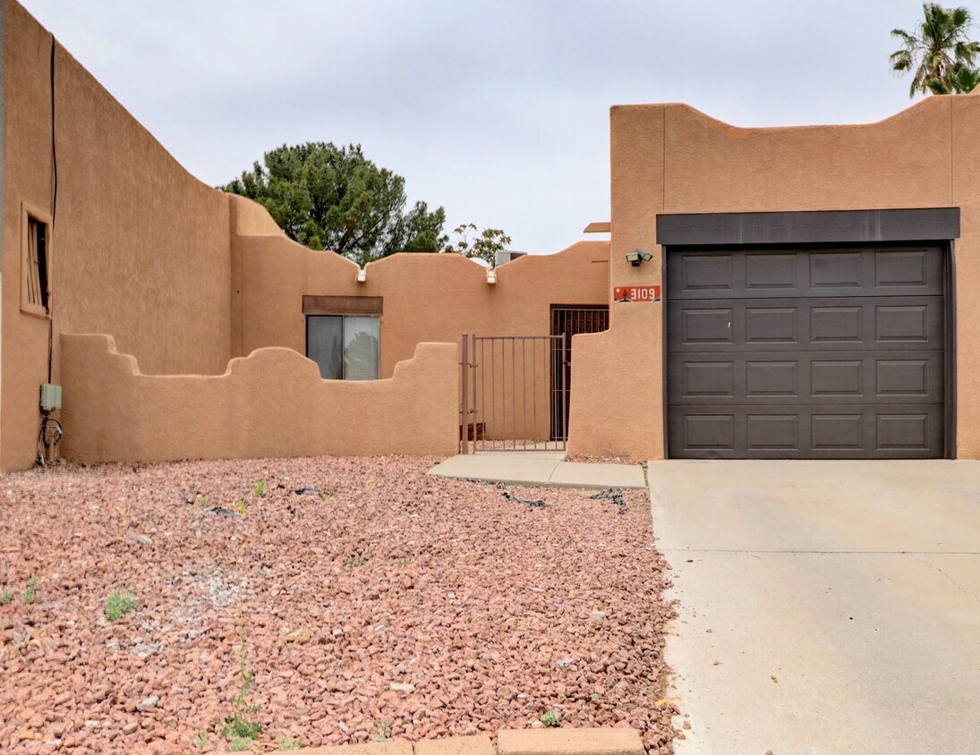 Primary Photo - 3109 Las Placitas Rd