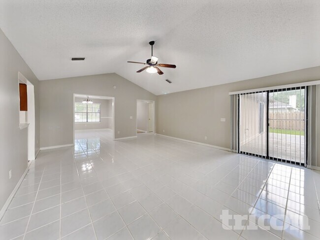 Foto del edificio - 11931 Marabou Ct S