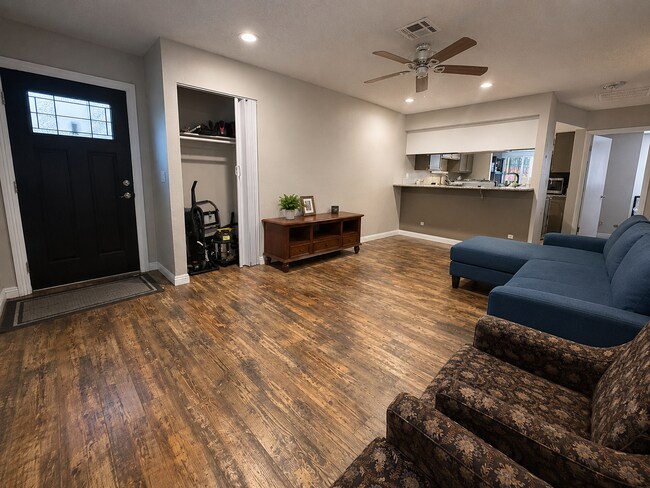 Foto del edificio - Adorable Downtown Condo