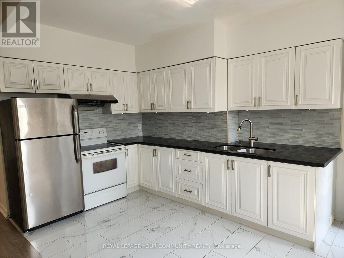 Primary Photo - 1075 Gerrard St E