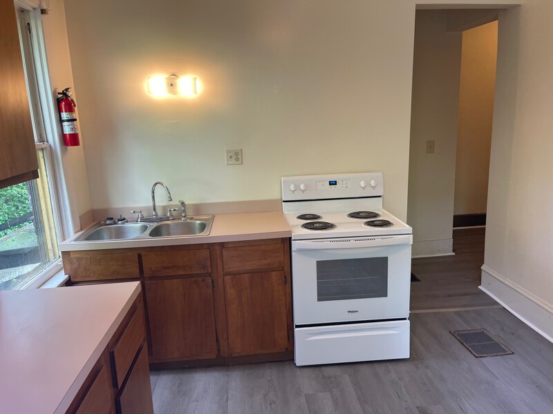 Building Photo - 239 N Thomas St