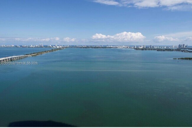 Foto del edificio - 480 NE 31st St