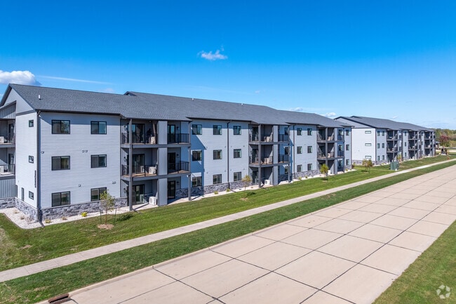 Building Photo - The Legacy Creekside Apartments