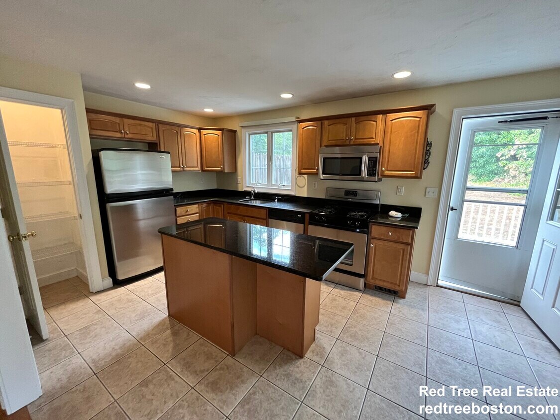Foto principal - 966 Washington St