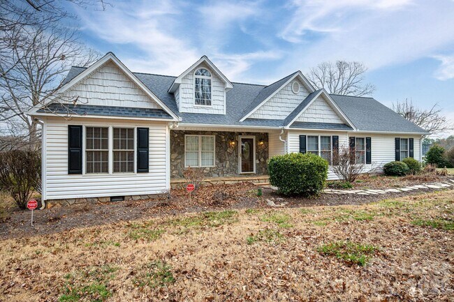 Foto del edificio - 4626 Little Creek Dr