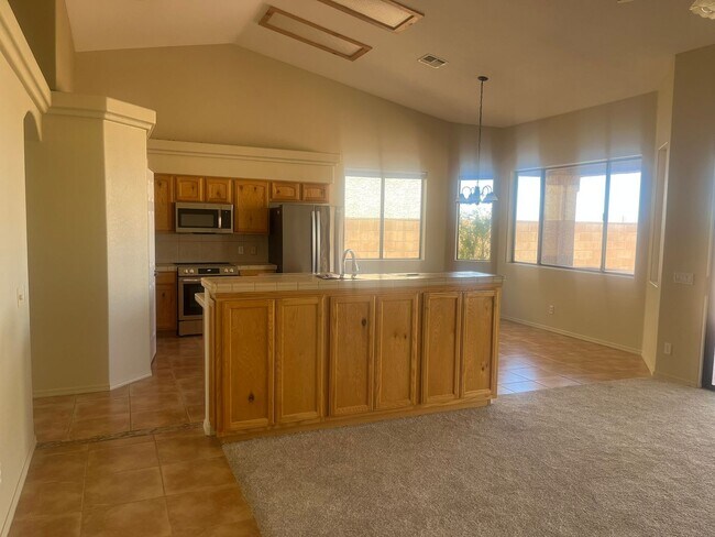 Foto del edificio - Beautiful Home In Sun Lakes Village
