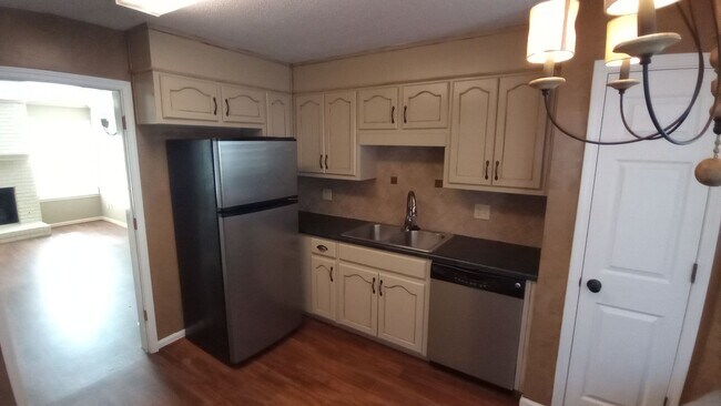 Foto del edificio - 2 bedroom 2.5 bath Cond in Reston Place