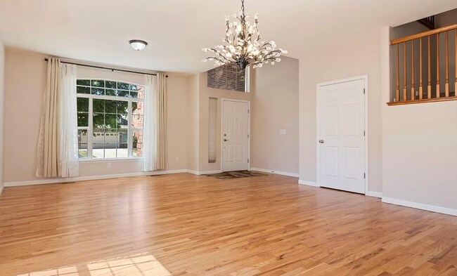 Foto del edificio - Huge room in a large shared home, private ...