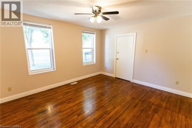 Building Photo - 118 Albion St