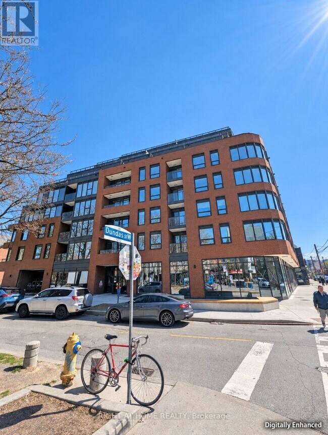 Building Photo - 5 Lakeview Ave