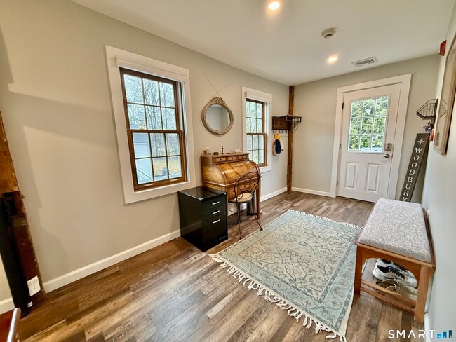 Building Photo - 4 Main St S