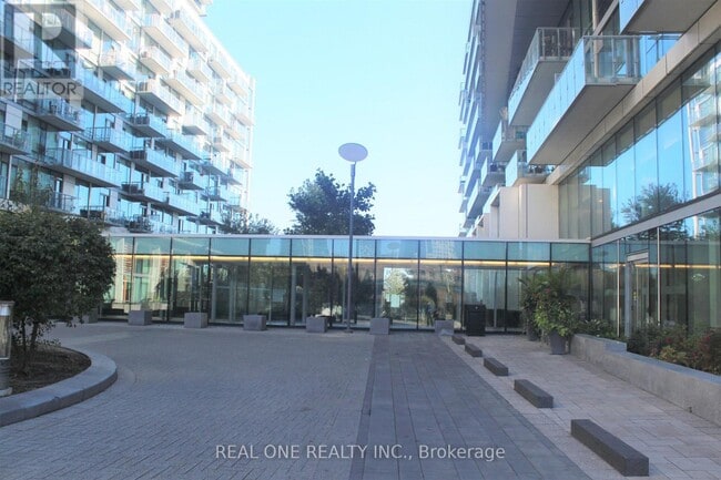 Building Photo - 39 Queens Quay E