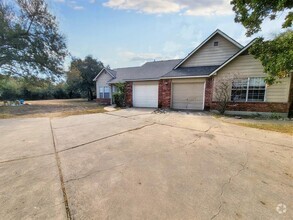 Building Photo - 2906 Whisper Oaks Ln