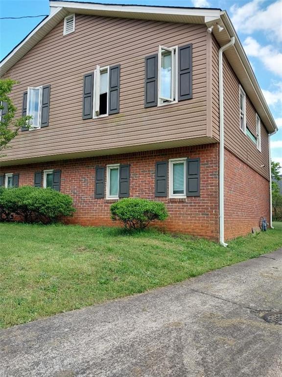 Foto del edificio - 1730 Cedar Grove Dr