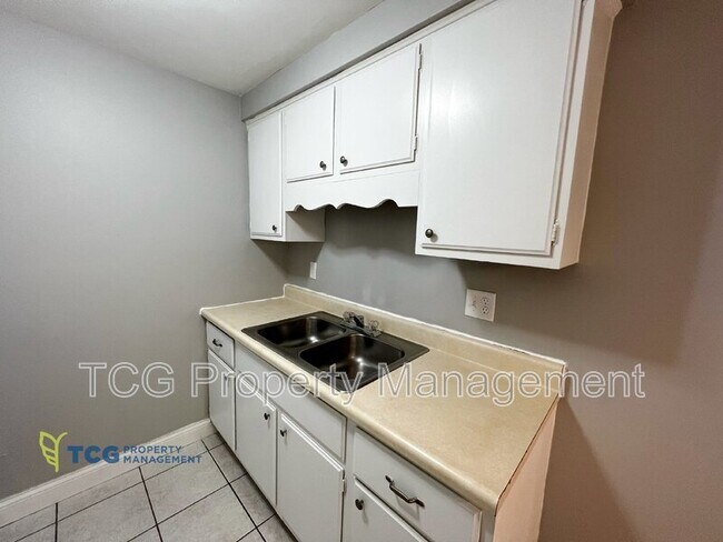 Foto del edificio - 1467 Catherine St