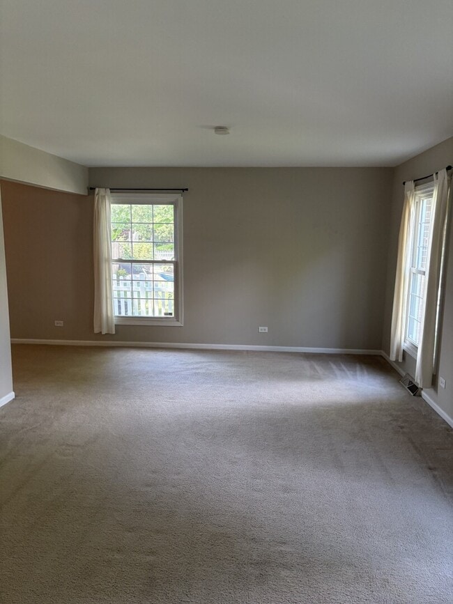 Building Photo - 1613 Clyde Dr