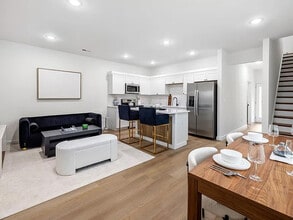 Building Photo - 126 Parris Bridge Rd