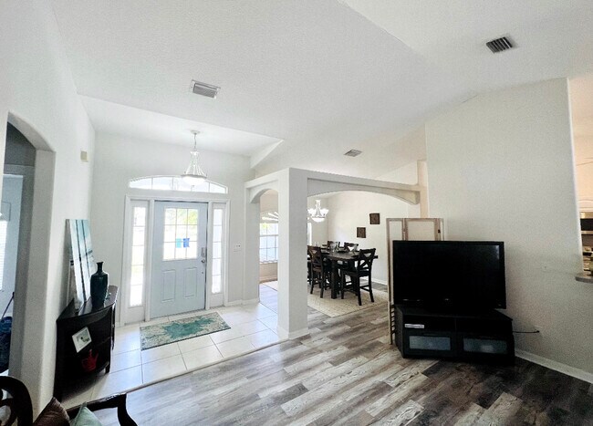 Building Photo - 656 Dempsey Ave