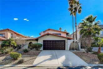 Building Photo - 945 Vegas Valley Dr