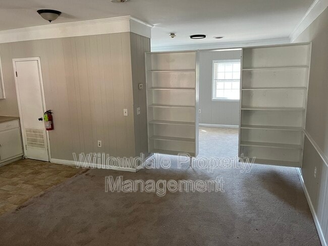 Building Photo - 301 Sunset Dr