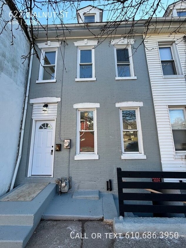 Primary Photo - Newly Renovated 4 Bedroom, 2 Bath in Potts...